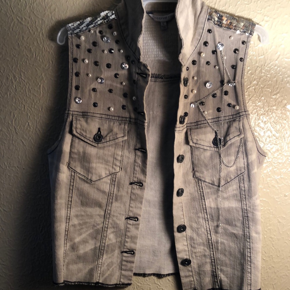 I have never worn this and i'm just giving it away